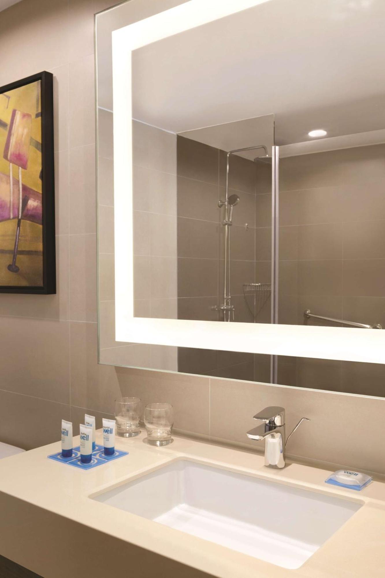 Hyatt House Shenzhen Airport Hotell Exteriör bild