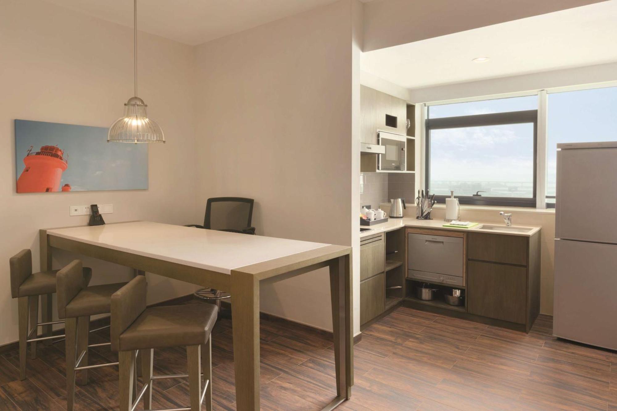 Hyatt House Shenzhen Airport Hotell Exteriör bild