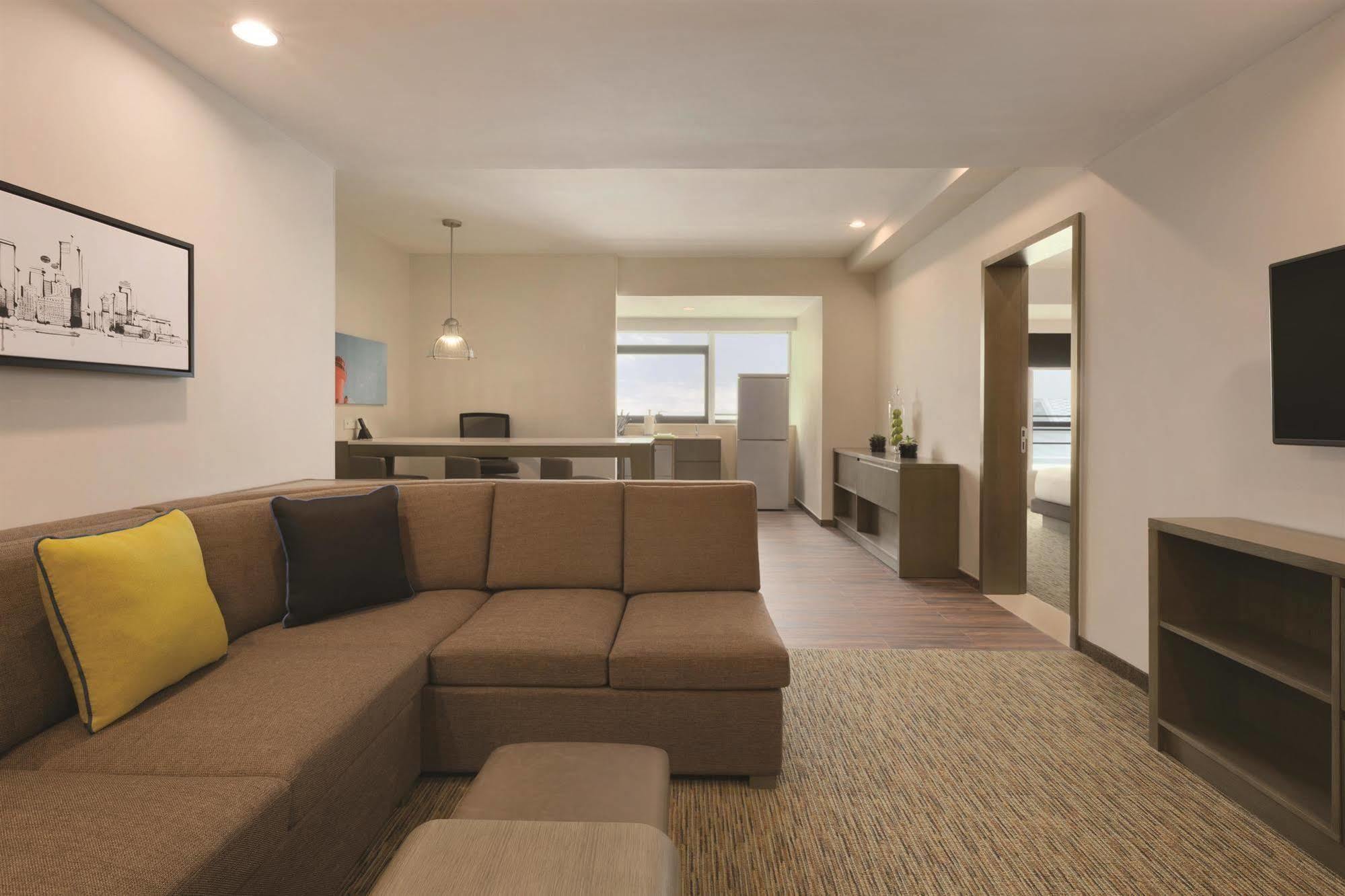 Hyatt House Shenzhen Airport Hotell Exteriör bild