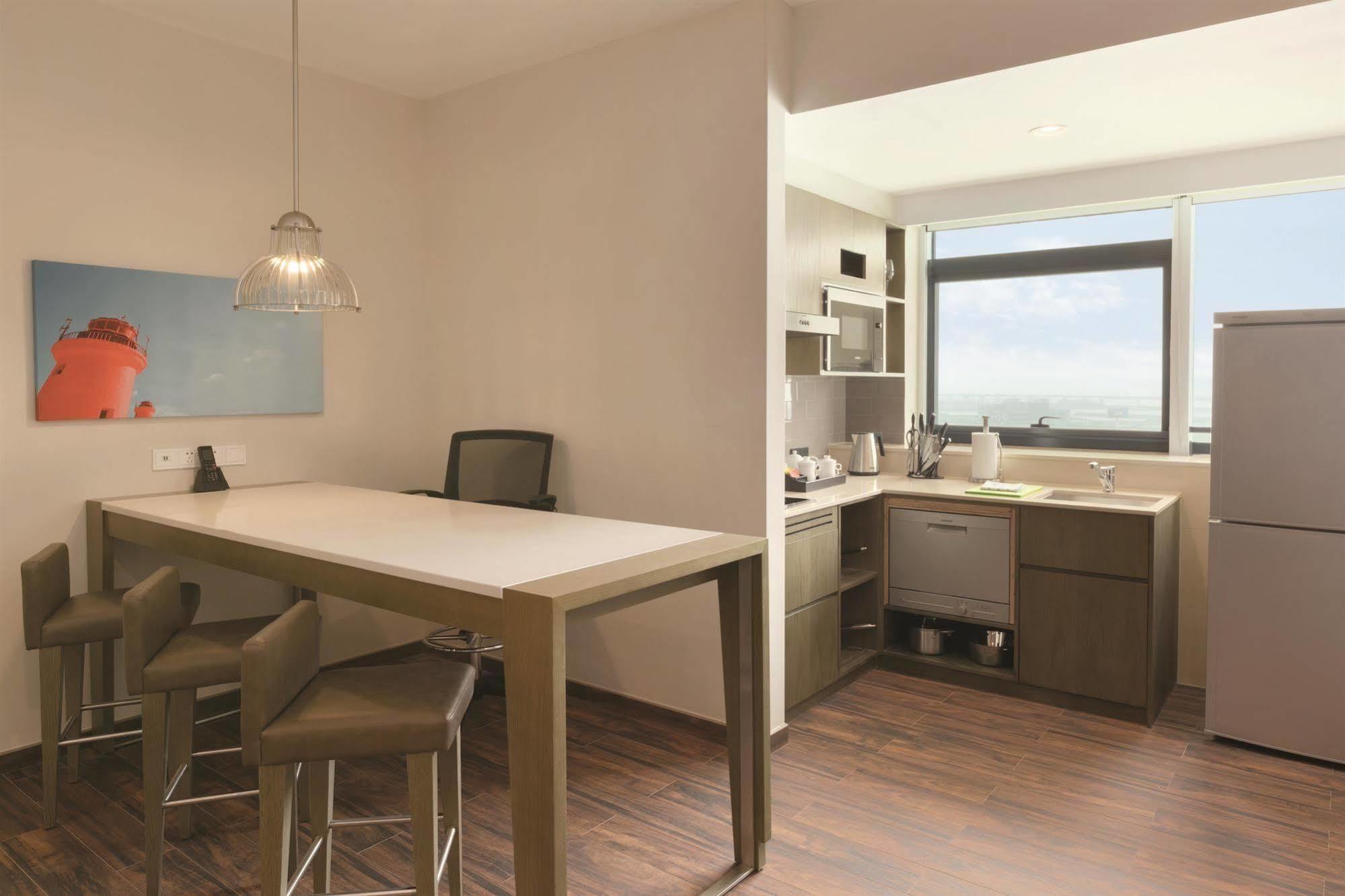 Hyatt House Shenzhen Airport Hotell Exteriör bild